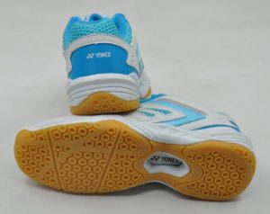 badminton shoes below 1